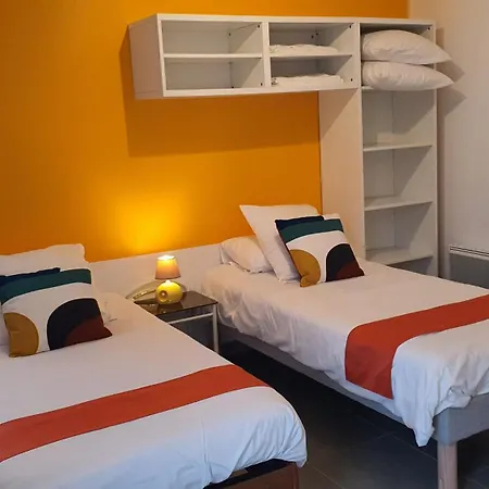 拉维吉耶假期酒店