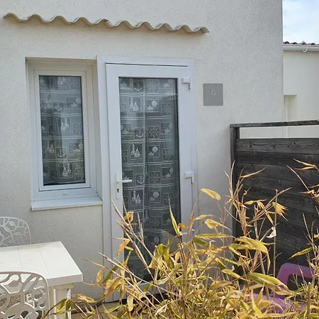 拉维吉耶假期酒店 莱萨布勒-多洛讷