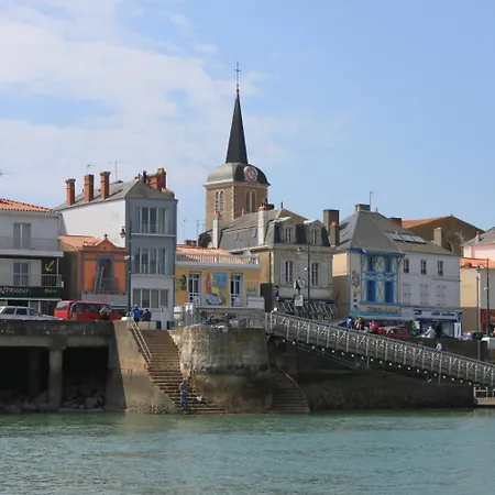 拉维吉耶假期酒店 公寓式酒店 4*